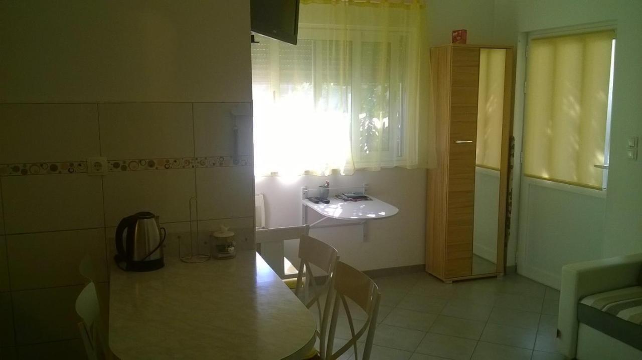 Apartman Renata Omiš Esterno foto