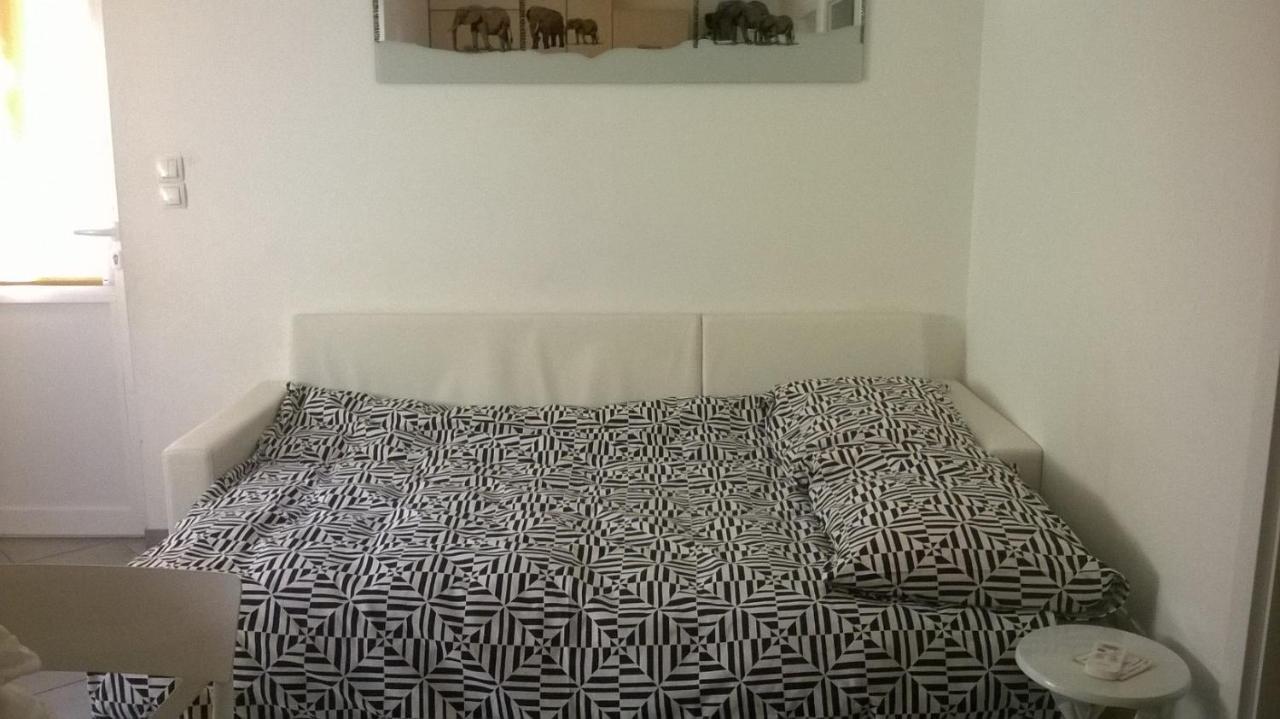 Apartman Renata Omiš Esterno foto