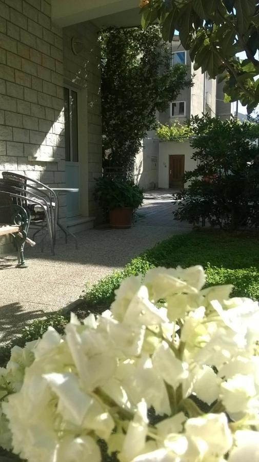 Apartman Renata Omiš Esterno foto